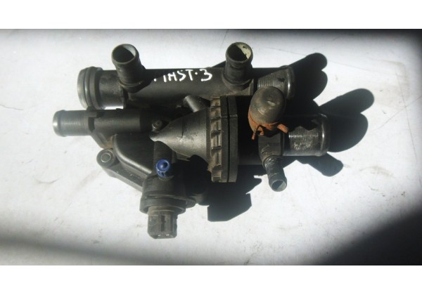 Корпус термостата Renault Espace III, IV, Master II, Laguna II, Vel Satis, Trafic II, Clio II 2.2, 2.5 dci, 8200154300, 8200154296